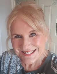 Anita Woods's Instagram, Twitter & Facebook