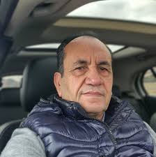 MIRACOLO EUCARISTICO IN PARAGUAY L' 8 Agosto, alle ore 19,00, circa, è  successo questo miracolo eucaristico, nelle mani del sacerdote Gustavo  Palacios, in Paraguay, una città, vicina alla capitale, Areguá. Padre  Gustavo