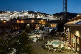 Situated between the adirondack lakes center. Blue Mountain Resort Inn Blue Mountains Updated 2021 Prices