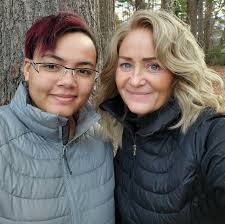 Mother, daughter team up as vendors for Sip & Stroll