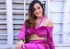 Ullu app web series Charmsukh actress Prajakta Dusane can burn the screens  [View Pics]