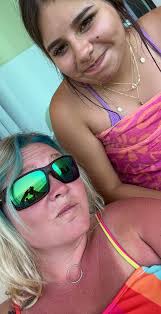 Abby Crenshaw (@abbycrenshaw1)