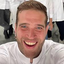 "Nous ne sommes plus ensemble" : l'ancien candidat de Top Chef Alexandre  Marchon annonce la fin de sa relation avec la chanteuse Élodie Frégé