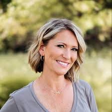 Suzanne Werner's Instagram, Twitter & Facebook