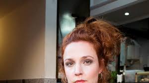 Sabina Urraca: “Editar es como encontrar un tesoro: frotarlo y sacarle todo  el brillo posible, pero sin romperlo”