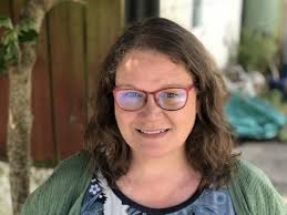 Got a tricky neighbour situation?