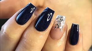 Shine and sparkle through all of your holiday festivities with our navy blue and silver glitter mani dazzling from your fingertips! Navy Blue Acrylics Nails Novocom Top