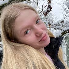 Brianna Clausen's Instagram, Twitter & Facebook