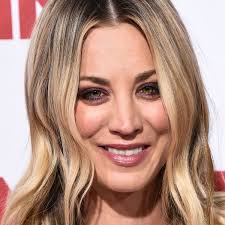 Kaley Cuoco Stole The Show At The 'Meet Cute' Premiere In A Sparkly Tuxedo  Mini Dress - SHEfinds