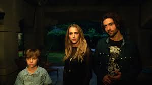Lights Out Movie 2016 Lights Out Film 2016 Trailer Kritik Kino De Teresa Palmer Kino Filme