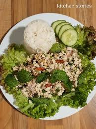 Laab Gai Thailandischer Hahnchensalat In 2020 Lebensmittel Essen Hahnchensalat Essen
