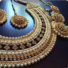 Maybe you would like to learn more about one of these? Pin By Shivani Sharma On Saree Collection Bridal Fashion Jewelry Indian Bridal Jewelry Sets Traditional Jewelry