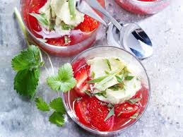 Soupe De Fraises Et Tomates Glace A La Moutarde Verte Recettes Recette Soupe De Fraises Tomates Recette