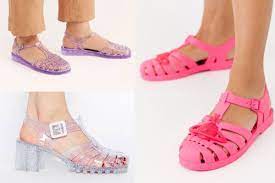 Jelly sandale: Slavne retro gumenjače imaju revival u šarenim i glitter  varijantama | 24sata