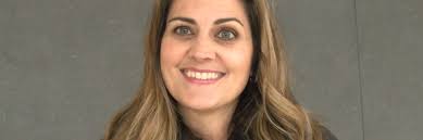 Controversial gavel change sees Tenessa Audette installed as Redding's new  mayor