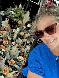 Lesley's Flowers & Gifts