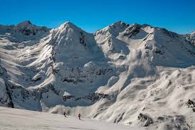 Alors direction l'une des 7 meilleures stations de ski facilement accessible en train ! Pyrenees Ski Sans Frontiere Vacances Au Ski Dans Les Hautes Pyrenees