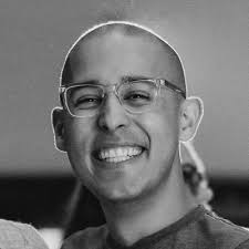 Looking for social media video editors + social specific graphic designers!  🎨 I'm