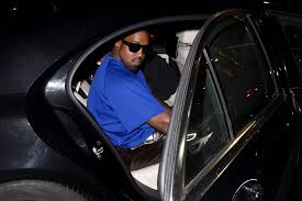Kanye west announced in 2020 that clothing from his designer yeezy line would be sold at the gap. Ust8zb3avremgm
