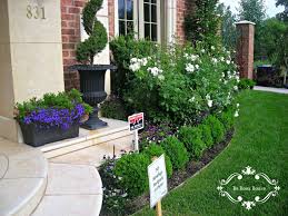 50 Brilliant Front Garden And Landscaping Projects You Ll Love Front Yard Landscaping Design Front Yard Landscaping Pictures Front Yard Landscaping