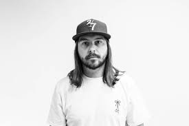 Best of these are low buns and ponytails. 16 Hat Styles For Guys With Long Hair