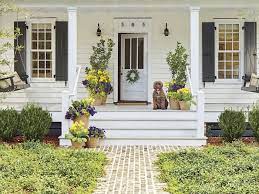 These 5 small front porch makeover ideas are budget friendly and so easy! 8 Small Porch Decorating Ideas With Huge Style