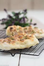 Fladenbrot Vom Grill Als Beilage Zum Grillen Ohne Gehzeit Brot Rezept Schnell Einfach Grillbeilage Beilage Gr Fladenbrot Gegrilltes Fladenbrot Rezepte