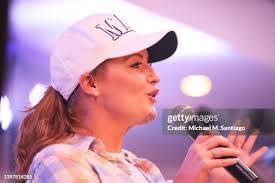 Gena Ellis's Instagram, Twitter & Facebook