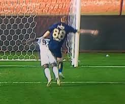 Hatayspor ise 35 puanda kaldı. Iste Hatayspor Un Fenerbahce Karsisinda Penalti Bekledigi Pozisyon Fotomac
