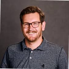 Elia Aleman's Instagram, Twitter & Facebook