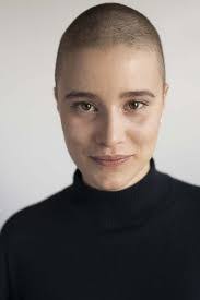 Melanie Lessard's Instagram, Twitter & Facebook