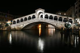 Die rialtobrücke gehört zweifelsohne zu den wahrzeichen venedigs. Rialtobrucke Wikipedia
