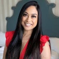 Carmen Hendrickson's Instagram, Twitter & Facebook