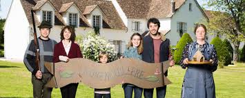 The bouley and the lepic could not be more different. Fais Pas Ci Fais Pas Ca Des Retrouvailles Rustiques Pour Les Bouley Et Les Lepic Dans La Saison 8 News Series Allocine