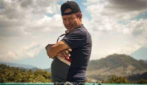 The funny character who gained fame thanks to his work on tv shows eugenio derbez on televisahe had been suffering from health complications from the virus for days until he was admitted to the emergency. Muere El Comediante Sammy Perez A Los 55 Anos