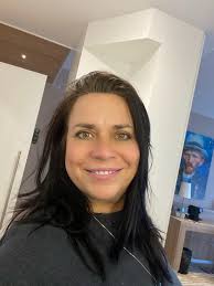 Mastering the eyeliner application