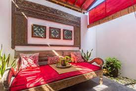 Ruang tamu dengan konsep terbuka ruang tamu ini menyatu dengan ruang makan dan juga dapur dalam konsep terbuka, desain yang mulai disukai. Kamar Kamar Rumah Tamu Seminyak Updated 2021 Prices