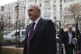 Nicio institutie, niciun partid, niciun politician nu ii mai sta in cale. Cristian Tudor Popescu Psd E Un Fel De Pro Tv Despre Pesedistul Care Vrea SÄƒ I Ia Partidul Lui Dragnea E Un Dragnea 2 Un Velociraptor Mai Rapace Un Pretendent La Tron