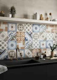 Ob küche oder bad, mit retro wandfliesen gibst du deinem zuhause den feinschliff. Retro Fliesen Neu Interpretiert Ideen Fur Vielseitige Innendesigns Mit Retro Flair