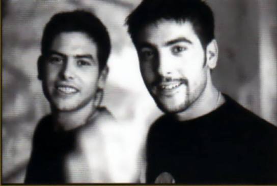 Taldíacomohoy salió el disco #Estopa de @estopaoficial en 1999. Veintidos años de magia, autenticidad y mucho estopa. ¡Feliz día de la estopidad!