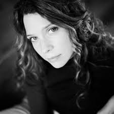 Patrick : "Bon ça va toi ?" Léa : "Ça va, je me remets tout doucement"  Patrick : "Et Jean-Paul ?" * Le message vocal super génant sur la  déclaration du toubib