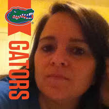 Happy Tuesday everyone! I'm a Georgia born and raised Gator Fan! 🧡💙 it  was back in the Hershel Walker era that my aunts, uncles, cousins, really  the whole town were OBNOXIOUS Georgia
