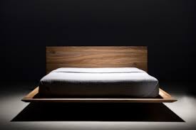 Mit dem bett aus geölter eiche massiv holen sie sich ein stück natur in ihr zuhause. Mazzivo Mobel Outlet I Zeitlose Designerbetten Ab Werk Slim Designerbett Aus Eiche Massivholz