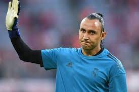 El portero juega con sus compañeros y pasa el. Berita Transfer Keylor Navas Resmi Gabung Psg Halaman All Kompas Com