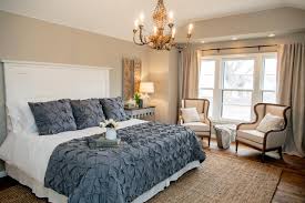 Mother of all decor joanna gaines has picked out three gorgeous ones, and they work perfectly for a bedroom, bathroom, kitchen, or living room. Photos Hgtvs Fixer Upper With Chip And Joanna Gaines Master Bedroom Closet Ideas Style Kitchen Hgtv Small Bathrooms Living Rooms Photo Gallery Paint Colors Bedrooms Traditional Apppie Org