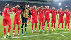 Ze speelden gelijk tegen ijsland tijdens de ek kwalificatie. Uefa Beboet Turkse Voetbalbond Voor Militair Saluut Nos