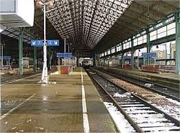 The distance between gare de lyon and versailles is 18 km. Datei Gare De Lyon Perrache Verriere 29 12 04 Jpg Wikipedia