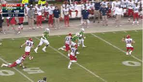 Watch Oregon Wr Charles Nelson Breaks One Big Teammate Trucks Over Arizona Defender Fatmanwriting College Football Season Soccer Field College Football