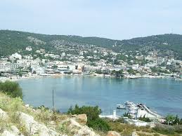 Περιγραφή ξενοδοχειακό συγκρότημα στην αγία μαρίνα, αίγινας. Agia Marina Aigina Mapio Net