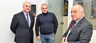 Traduzione legalizzata di rumeno per ambasciata di romania a roma, consolato romeno di torino, consolato romeno di milano, consolato traduzioni di rumeno italiano per consolato generale di romania a bologna in via guelfa nr. Visita Del Console Generale Di Romania All Italpol Group Spa Di Udine